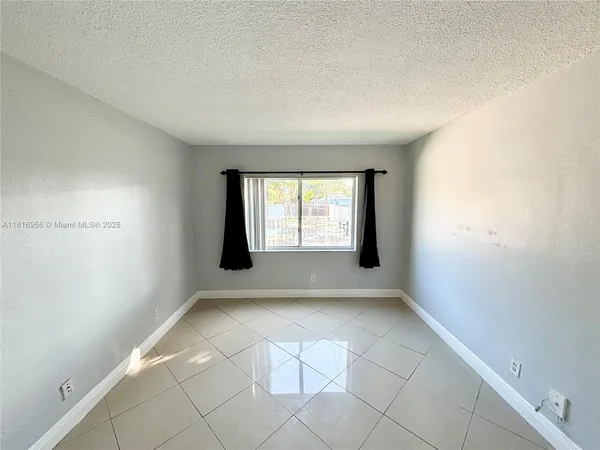 $1,700 | 251 Southeast 6th Avenue, Unit 3, Pompano Beach, FL 33060