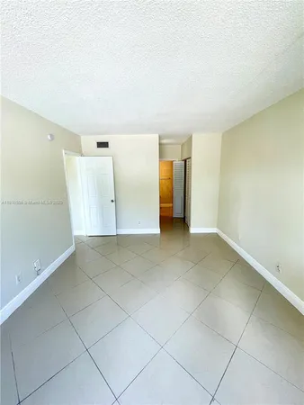 $1,700 | 251 Southeast 6th Avenue, Unit 3, Pompano Beach, FL 33060