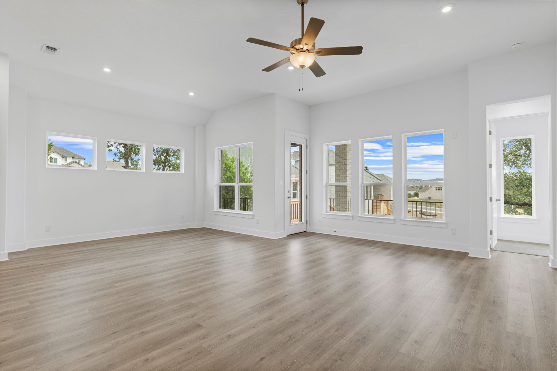 1405 Blue Moon Drive Georgetown, TX 78628 - Photo 15 of 33 Light & Bright Open family Room
