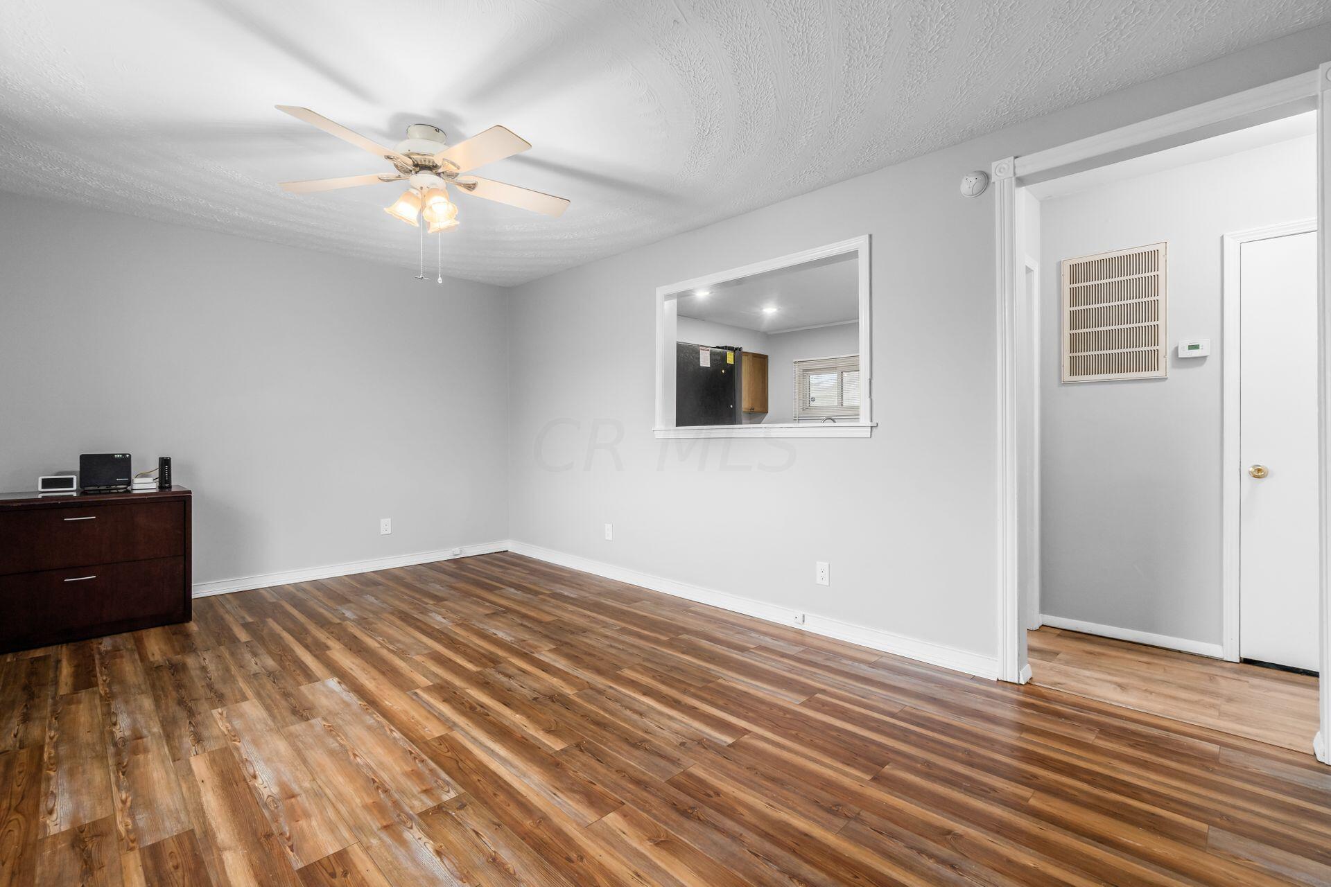 4111 Rickenbacker Avenue Columbus, OH 43213 - Photo 6 of 35 005_111 Rickenbacker Av - 025