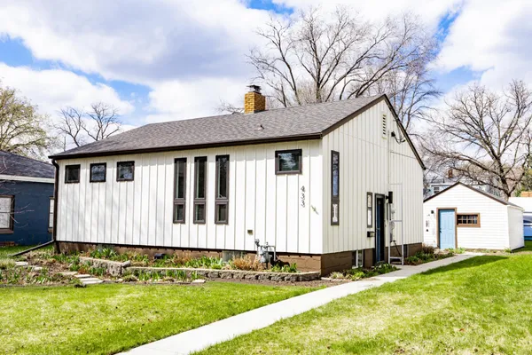 $295,000 | 433 Elmwood Avenue South, Fargo, ND 58103