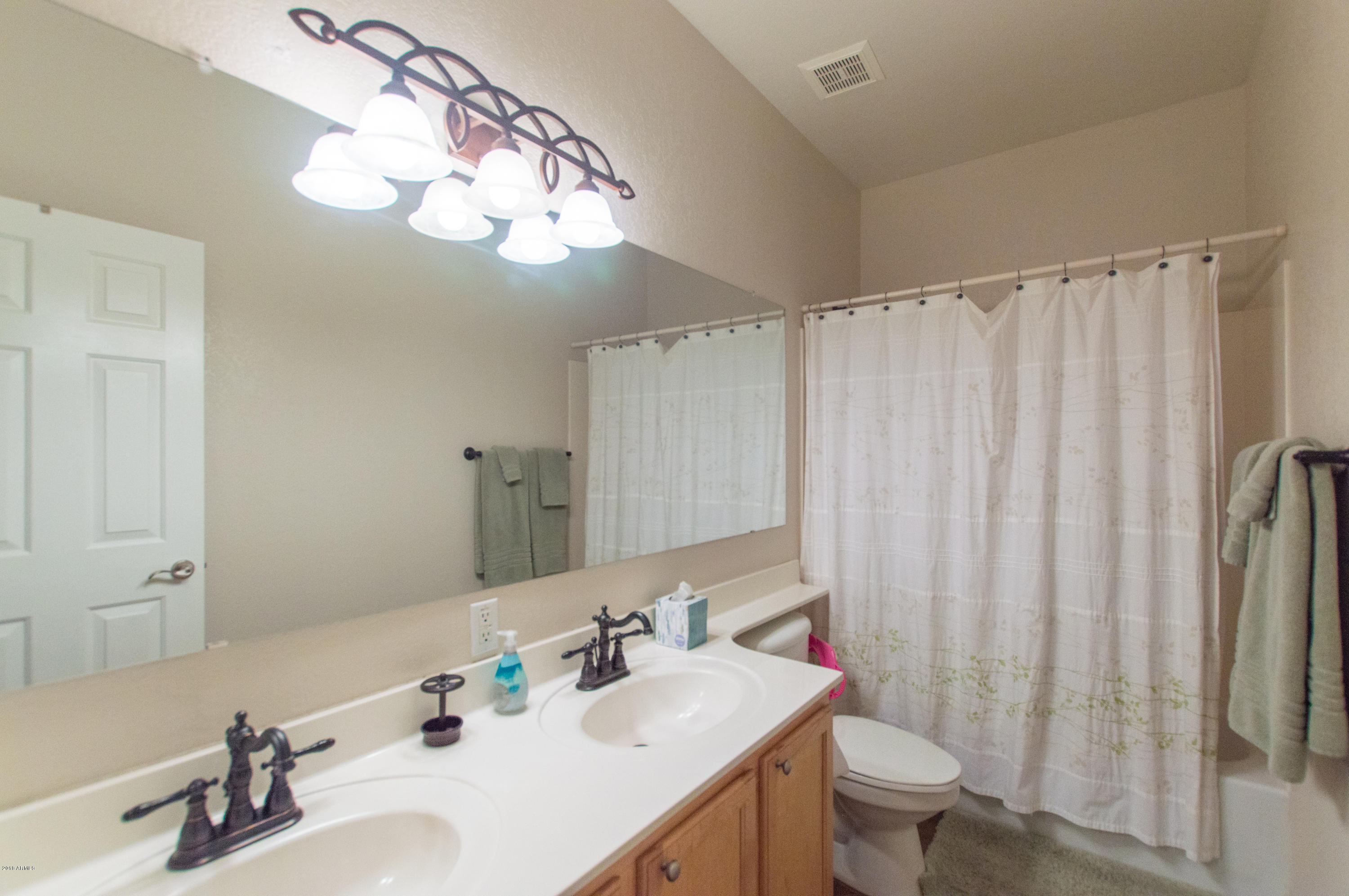 3039 East Fremont Road Phoenix, AZ 85042 - Photo 20 of 33 19 Bathroom 2