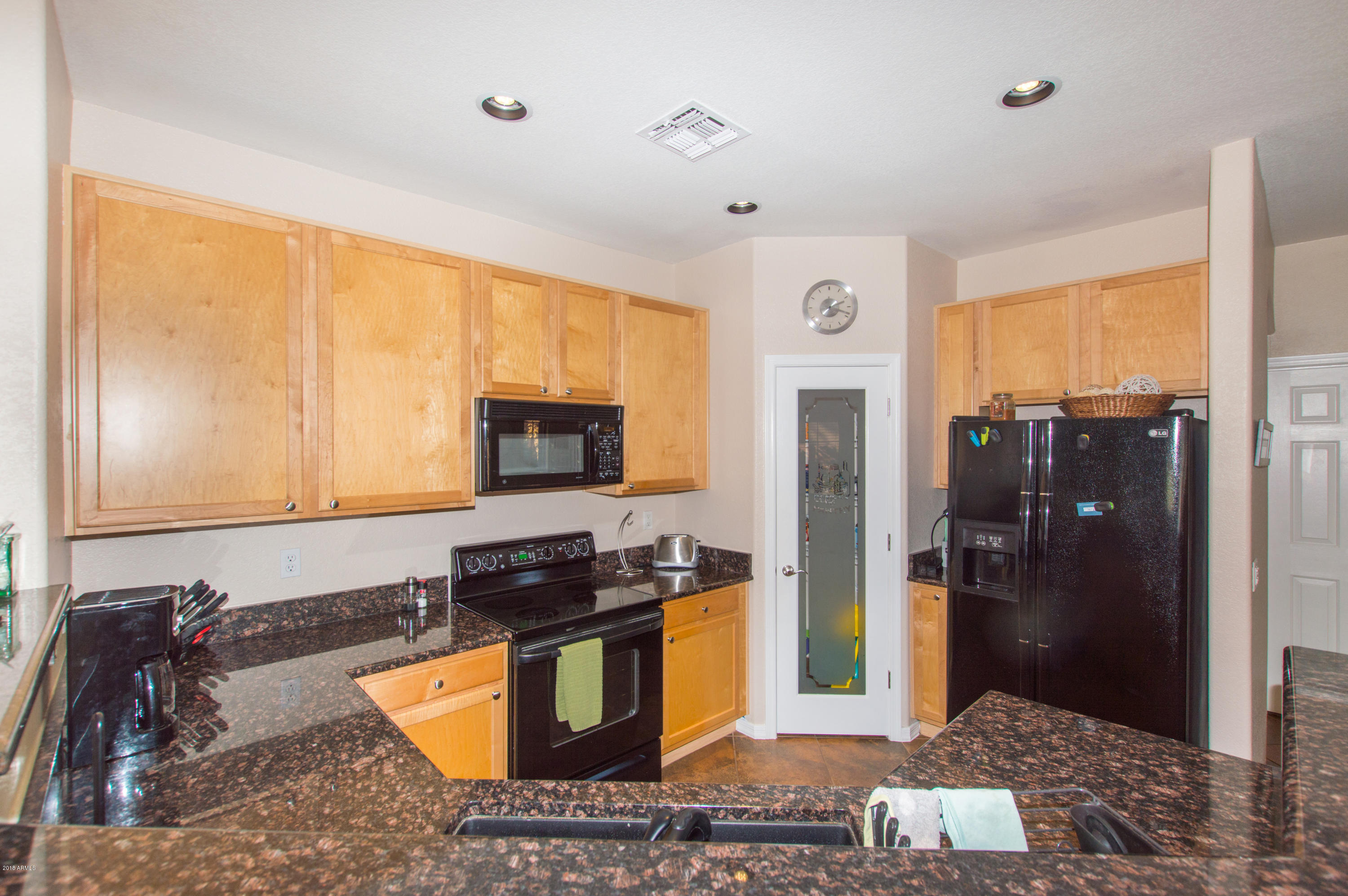 3039 East Fremont Road Phoenix, AZ 85042 - Photo 4 of 33 03 Kitchen