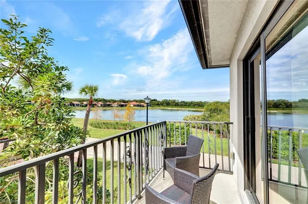 $3,000 | 1439 Santiago Circle, Unit 2101, Naples, FL 34113