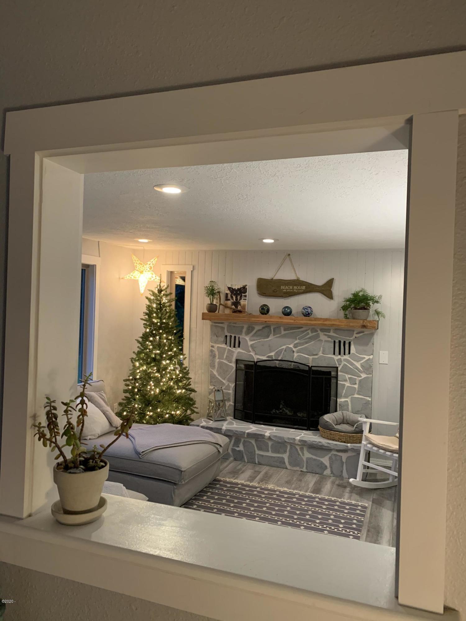 6835 Southwest Inlet Avenue Lincoln City, OR 97367 - Photo 14 of 48 Beautifully done