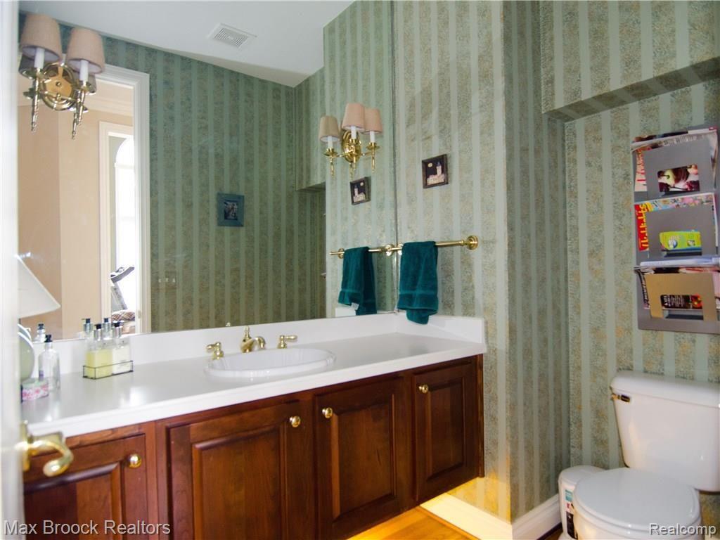 469 Springview Drive Rochester, MI 48307 - Photo 11 of 36 Gallery Image 11
