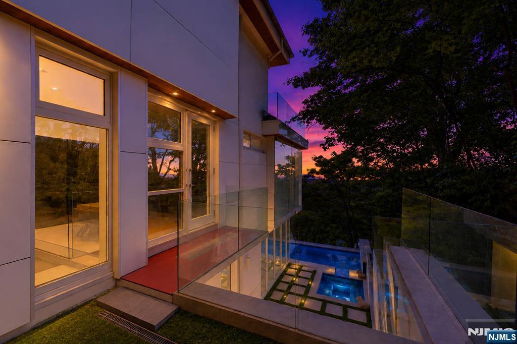 31 A Casta Lane Edgewater, NJ 07020 - Photo 40 of 50
