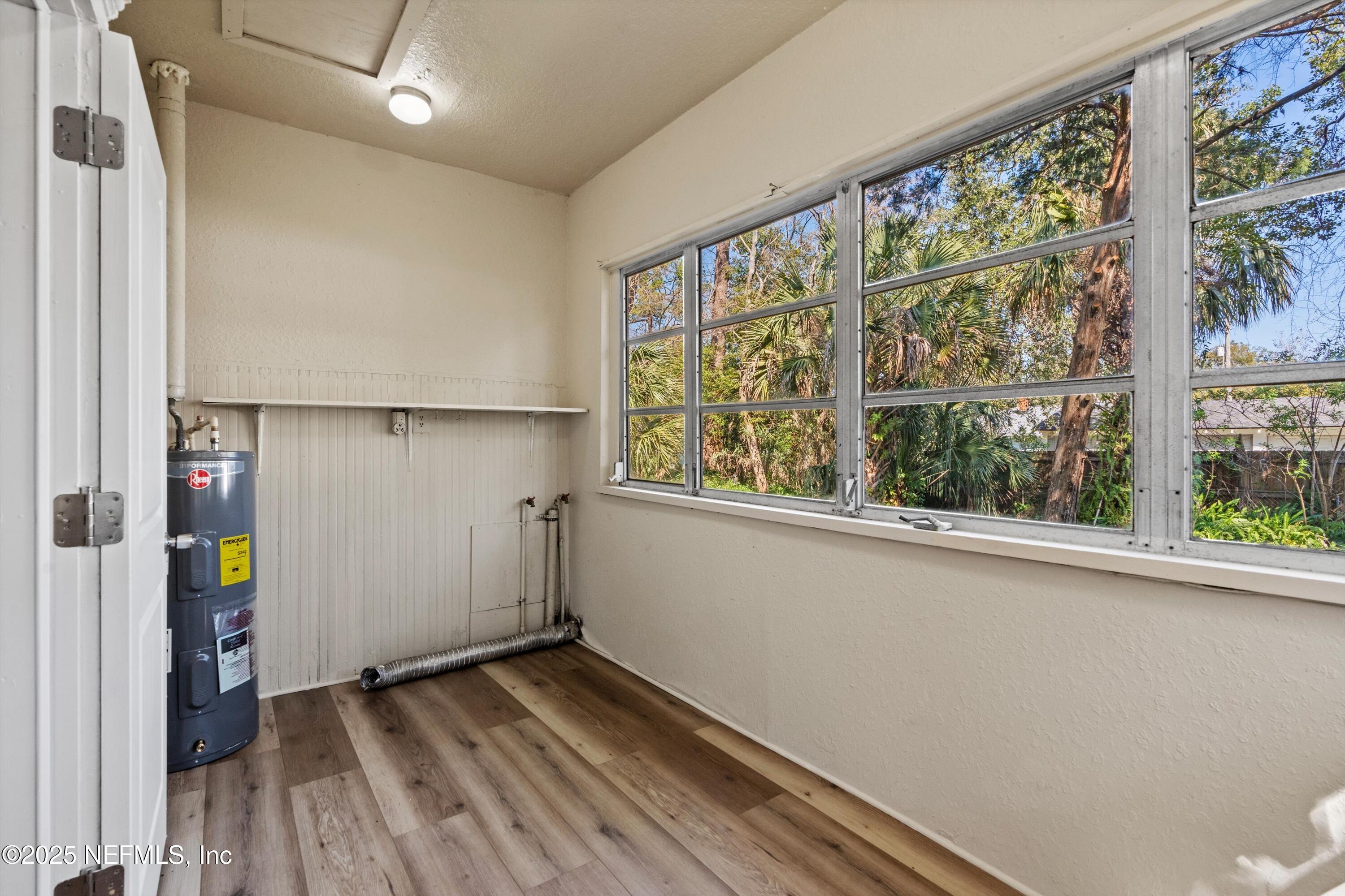 2025 Southampton Road Jacksonville, FL 32207 - Photo 15 of 32 Utility Room