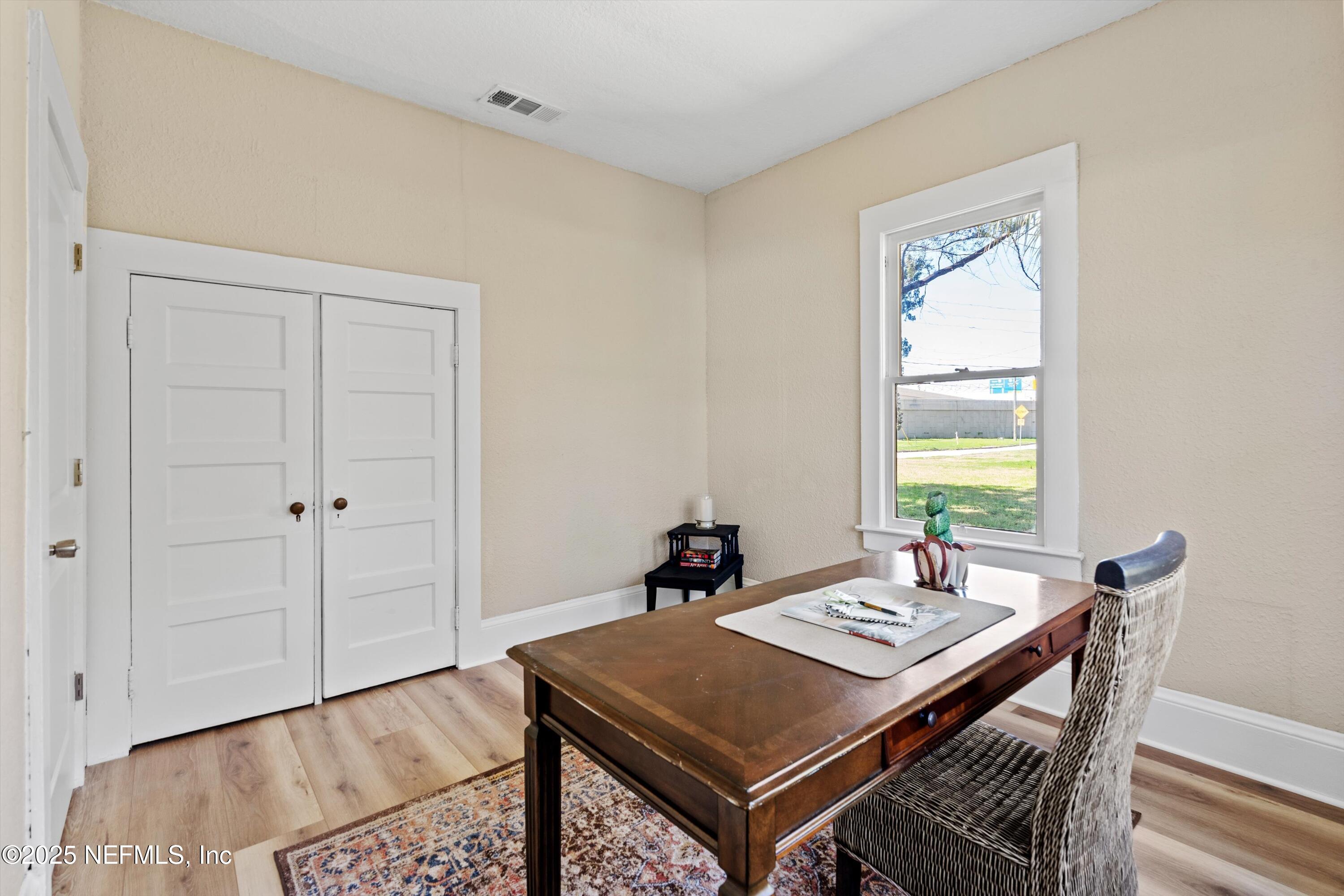 2025 Southampton Road Jacksonville, FL 32207 - Photo 17 of 32 Bedroom 1