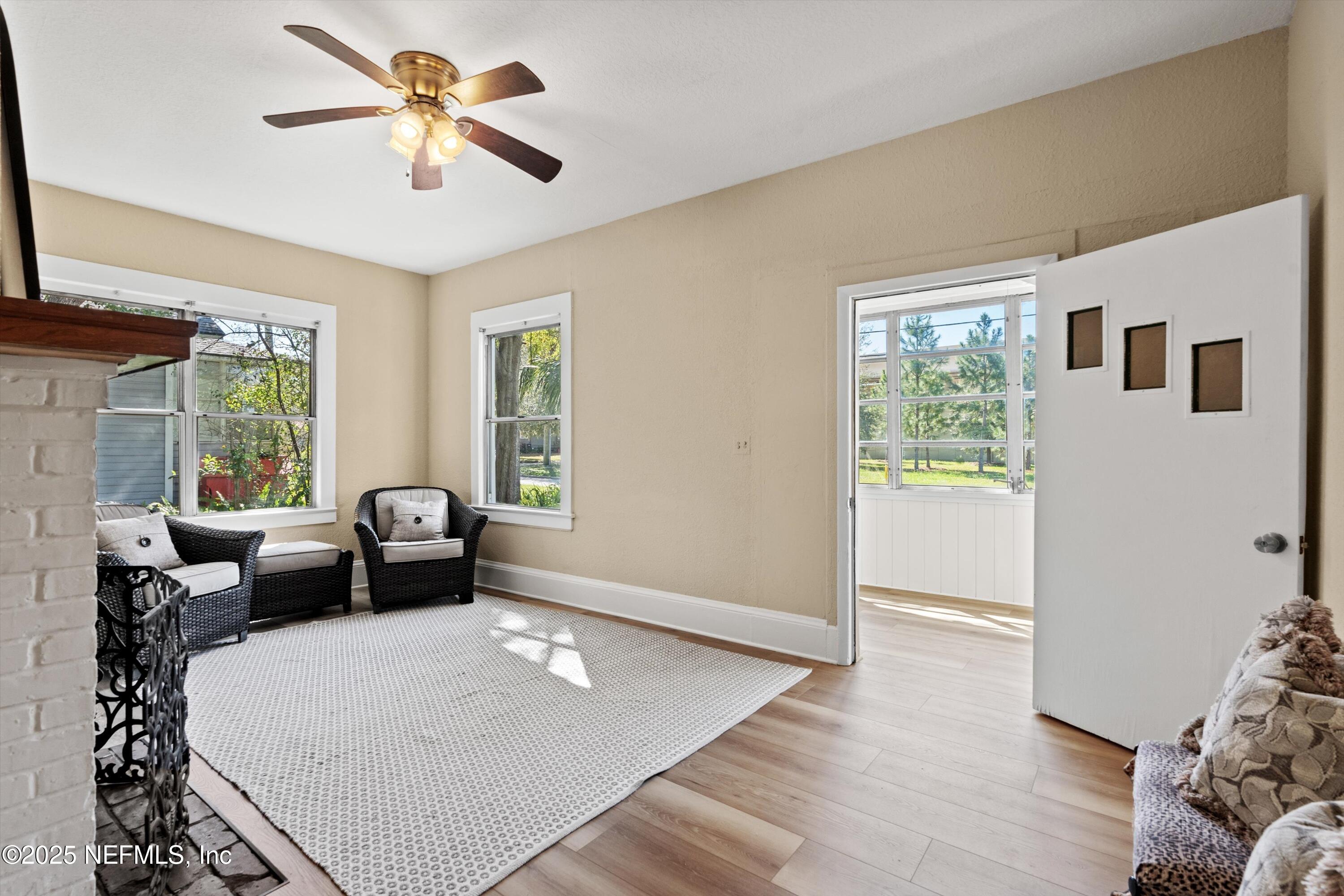 2025 Southampton Road Jacksonville, FL 32207 - Photo 6 of 32 Living Room