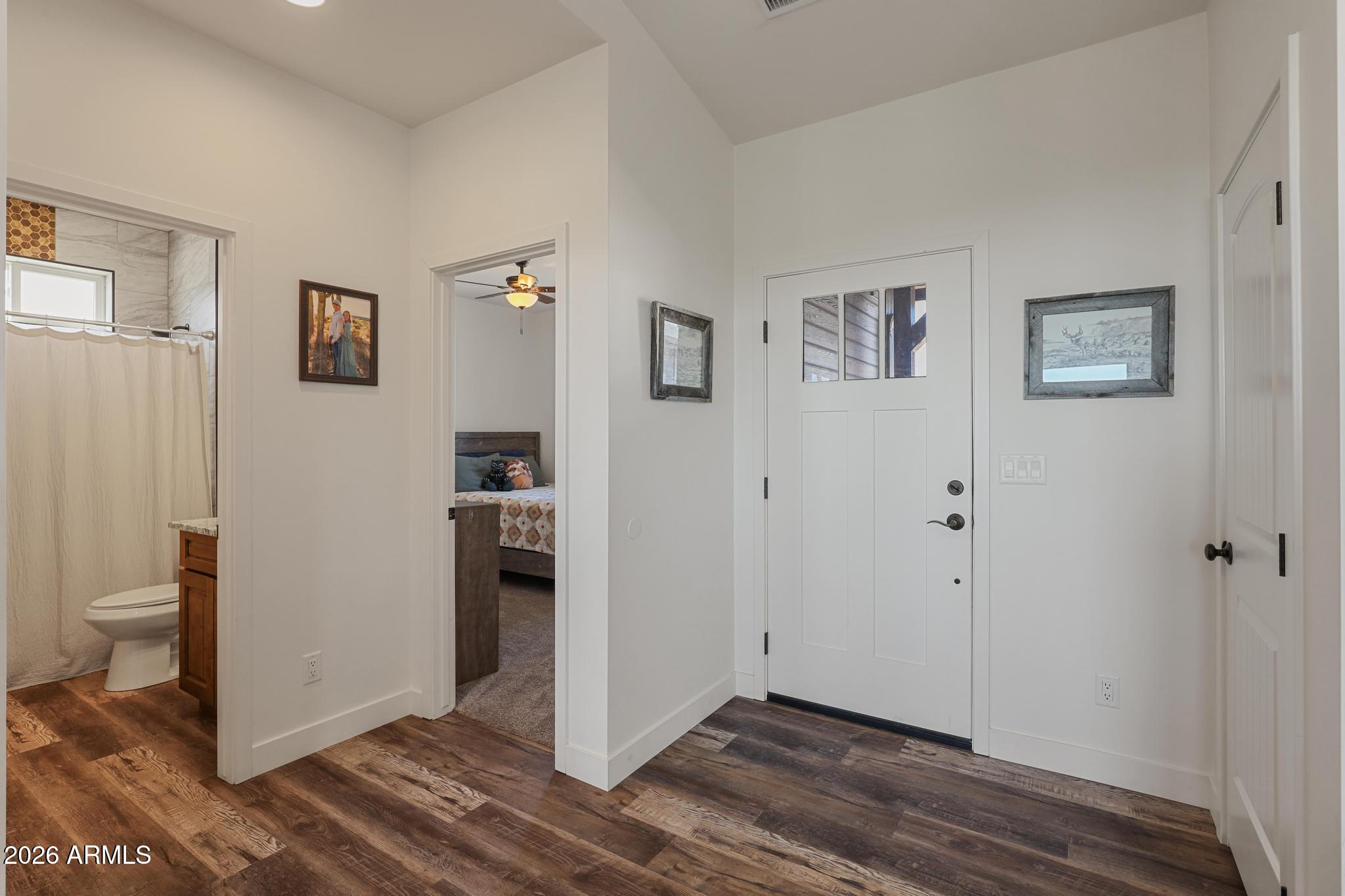 501 North Peak Loop Payson, AZ 85541 - Photo 5 of 39 Inside front door
