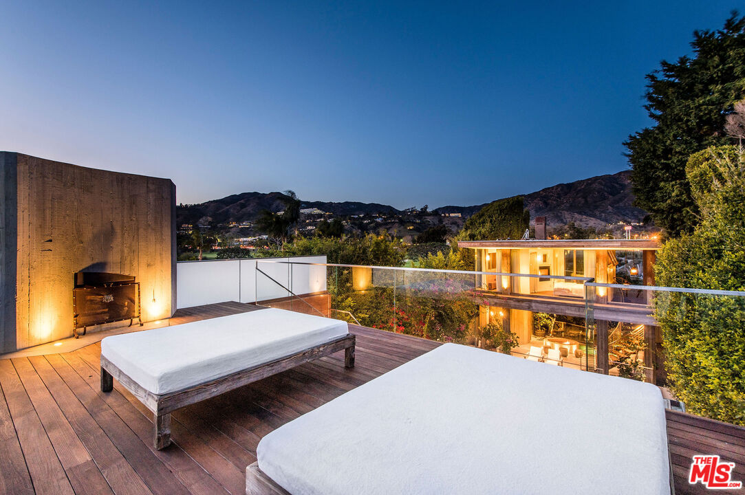 23445 Malibu Colony Road Malibu, CA 90265 - Photo 17 of 28