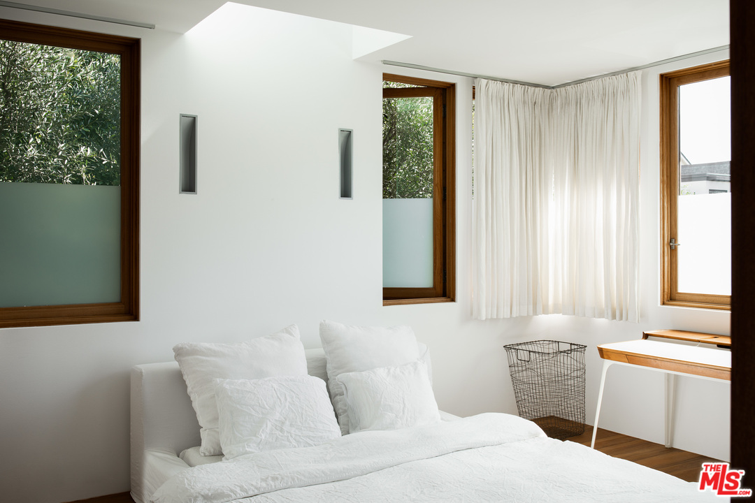 23445 Malibu Colony Road Malibu, CA 90265 - Photo 18 of 28