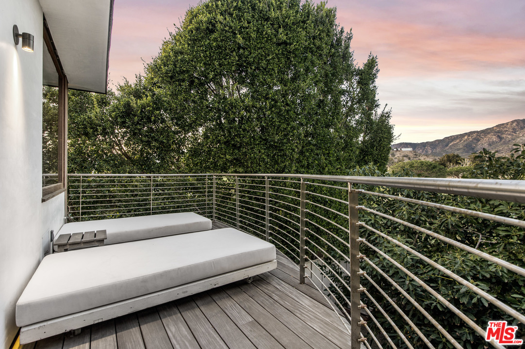 23445 Malibu Colony Road Malibu, CA 90265 - Photo 26 of 28