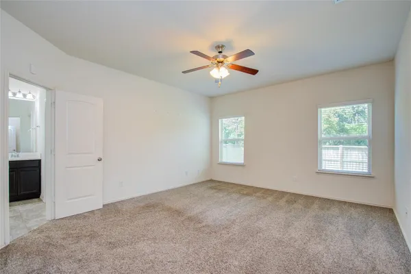 a view of empty room with window
