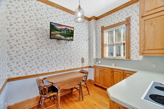 $899,999 | 308 Pearl Avenue East, Big Stone Gap, VA 24219