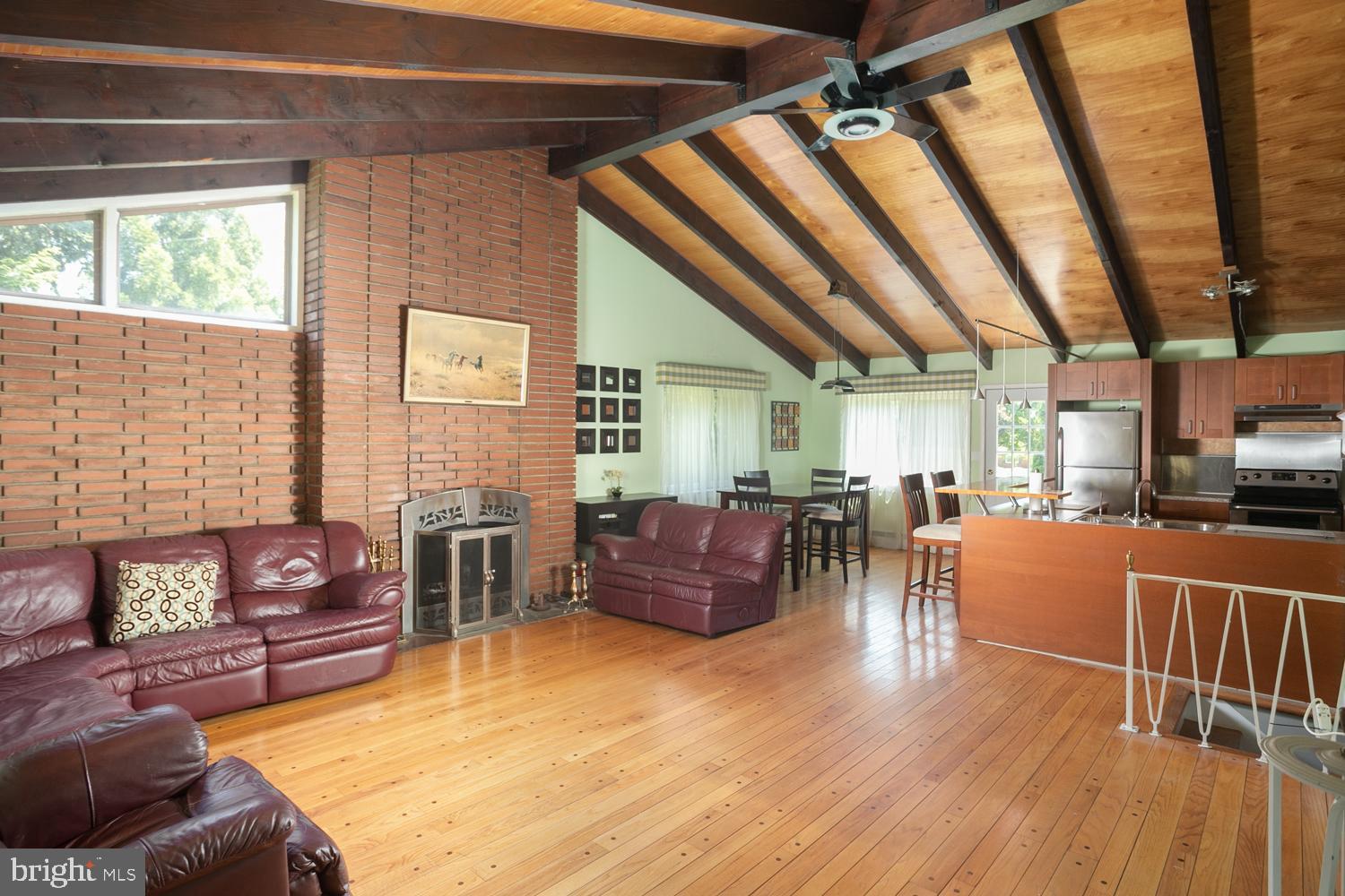 146 Bull Run Road Trenton, NJ 08638 - Photo 2 of 25 Gallery Image 2