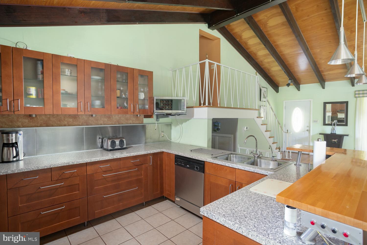 146 Bull Run Road Trenton, NJ 08638 - Photo 6 of 25 Gallery Image 6