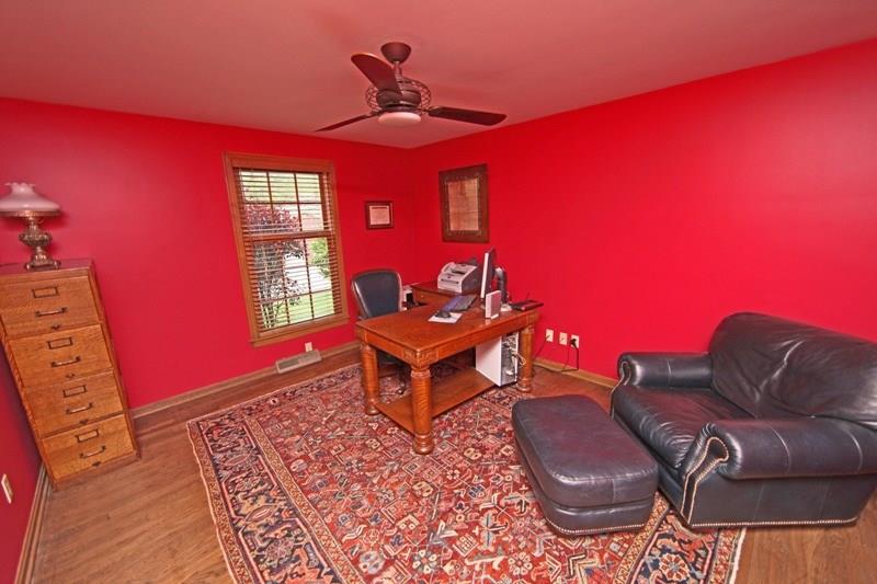 9467 North Florence Road Pittsburgh, PA 15237 - Photo 8 of 22 1st Floor Den... Adjacent to the Front Door Foyer