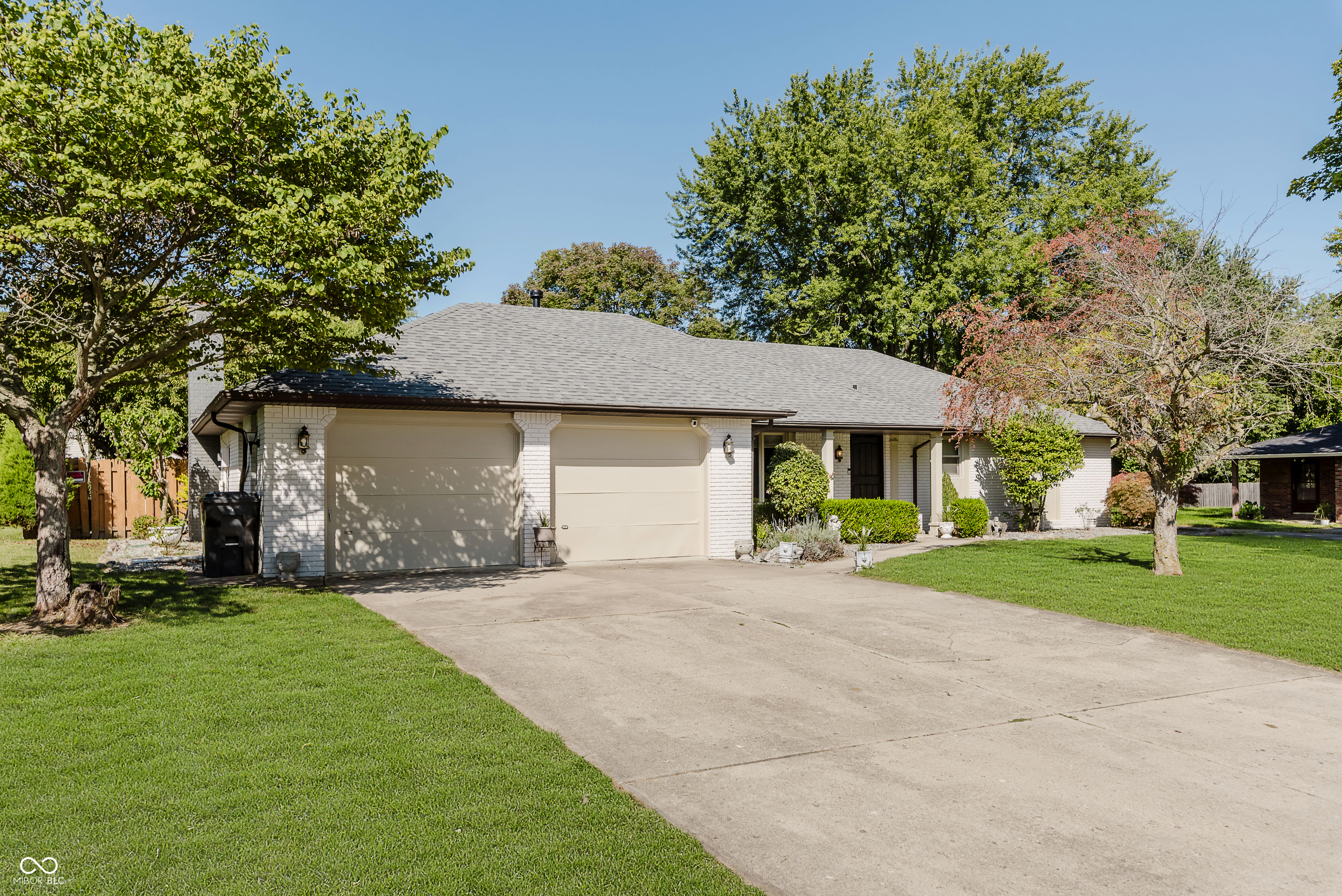 2239 Tartan Road Anderson, IN 46012 - Photo 2 of 29 Gallery Image 2
