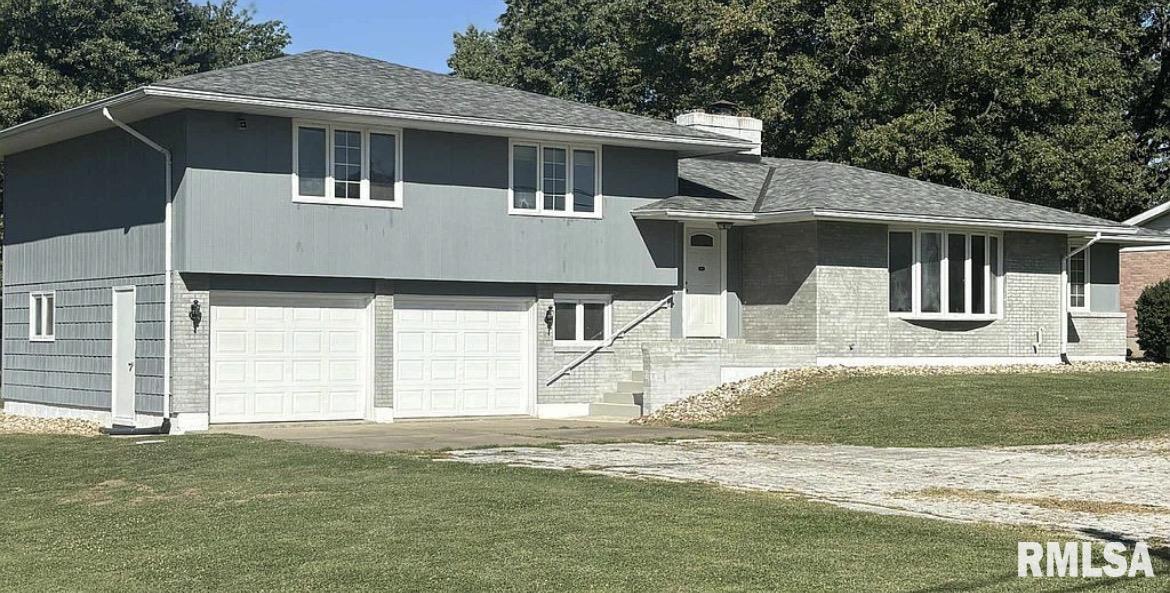 2434 South 36th Street Quincy, IL 62301 - Photo 1 of 1