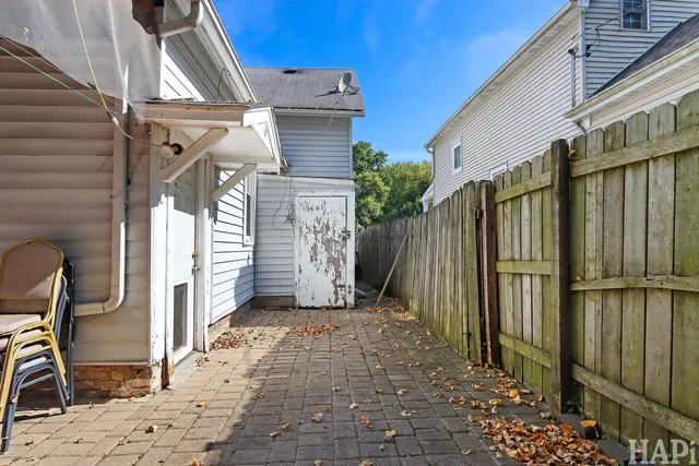 $169,999 | 408 Besley Place, Waukegan, IL 60085