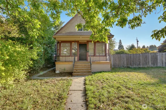 $450,000 | 3108 South 8th Street, Tacoma, WA 98405