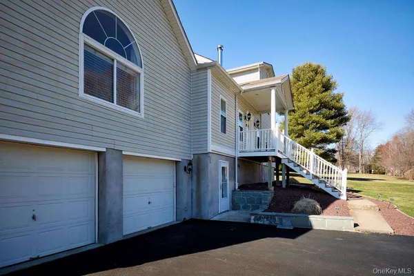 $675,000 | 12 Jay Lane, Hopewell Junction, NY 12533