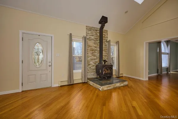 $675,000 | 12 Jay Lane, Hopewell Junction, NY 12533