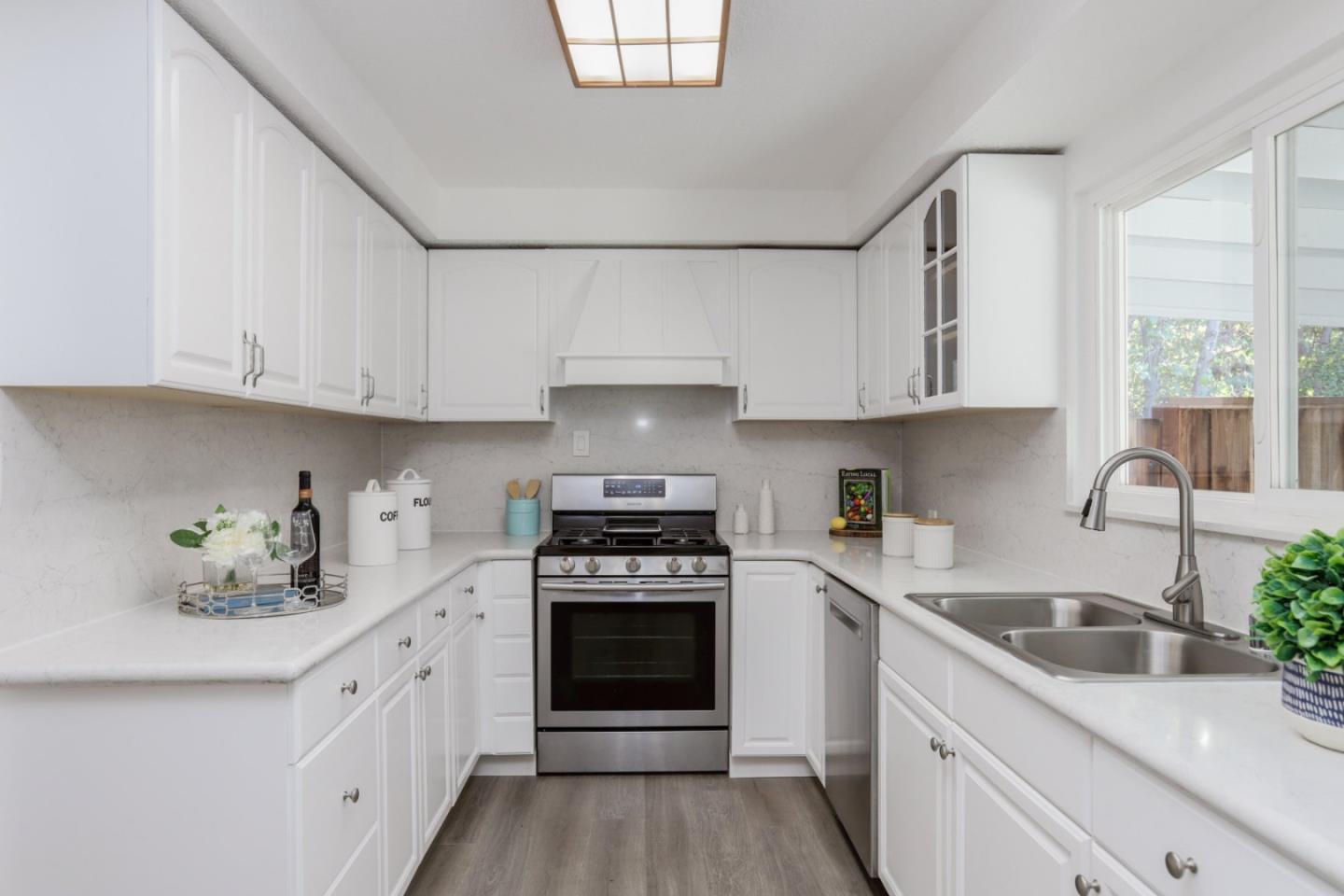 2904 El Sobrante Street Santa Clara, CA 95051 - Photo 7 of 35