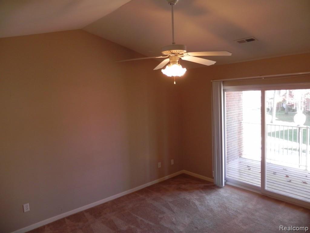 1706 Deepwood Circle Rochester, MI 48307 - Photo 26 of 38 DSCN2619.jpg