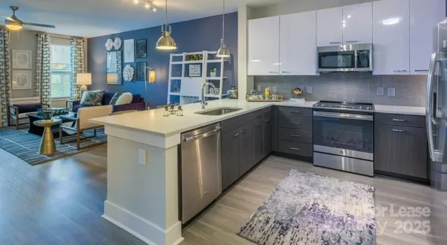 $1,895 | 606 North Carolina Music Factory Boulevard, Unit B3, Charlotte, NC 28206