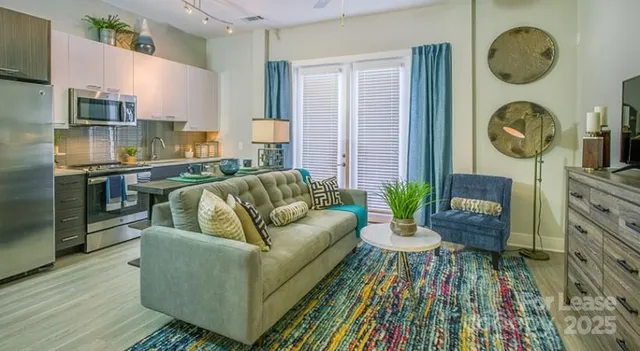 $1,895 | 606 North Carolina Music Factory Boulevard, Unit B3, Charlotte, NC 28206