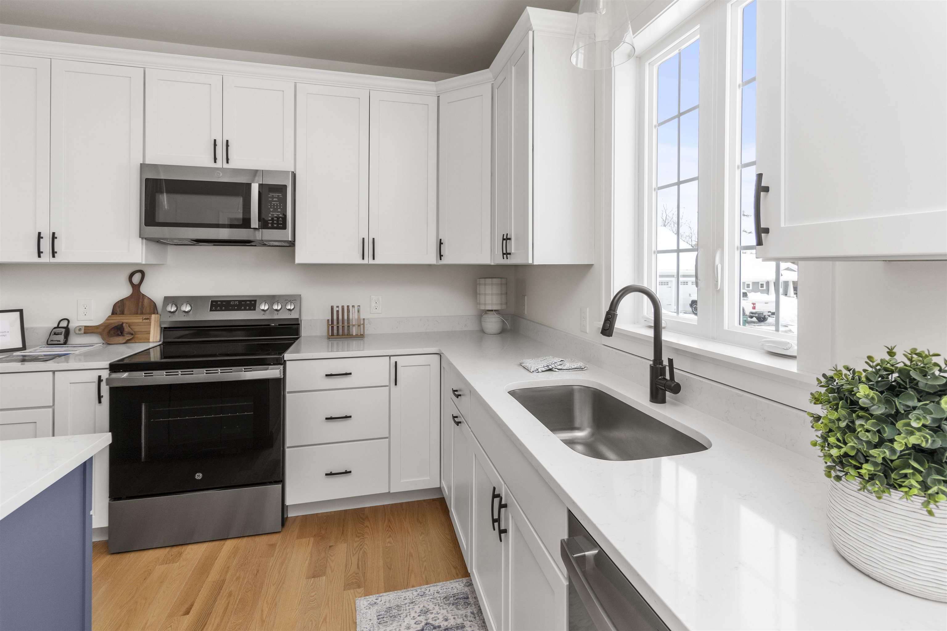 35 The Cliffs, Unit 35 Auburn, NH 03032 - Photo 11 of 30