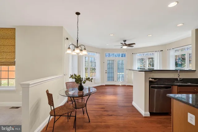 $659,900 | 3313 Lady Catherine Circle, Triangle, VA 22172