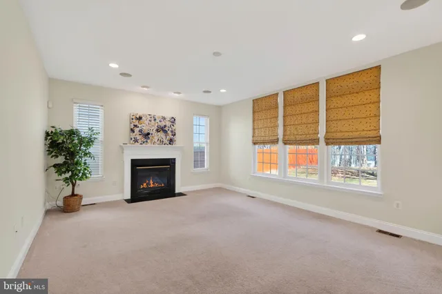 $659,900 | 3313 Lady Catherine Circle, Triangle, VA 22172