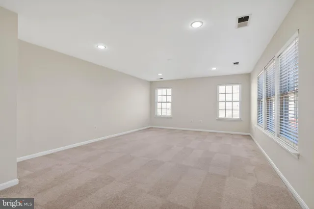 $659,900 | 3313 Lady Catherine Circle, Triangle, VA 22172