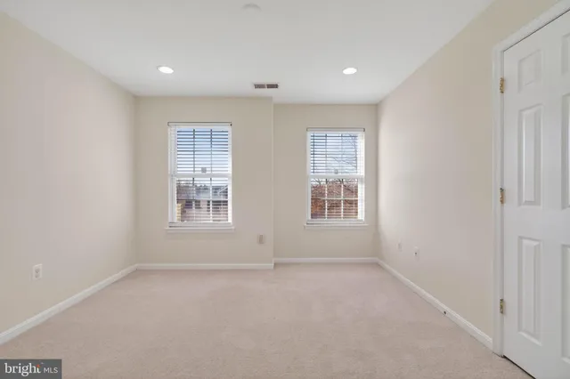 $659,900 | 3313 Lady Catherine Circle, Triangle, VA 22172