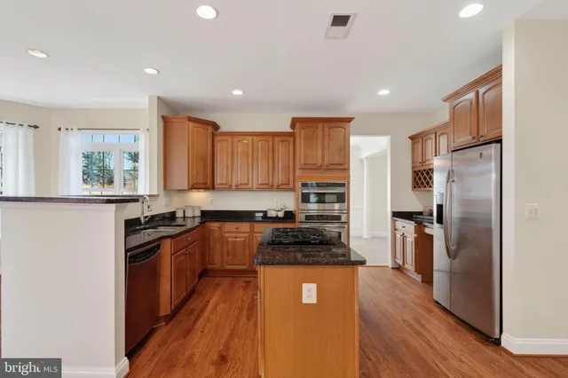 $659,900 | 3313 Lady Catherine Circle, Triangle, VA 22172