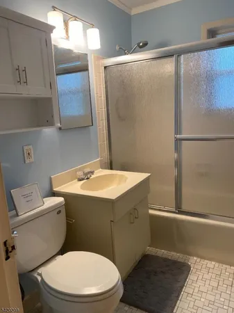 $1,950 | 4 Colonial Drive, Unit 4D, Little Falls, NJ 07424