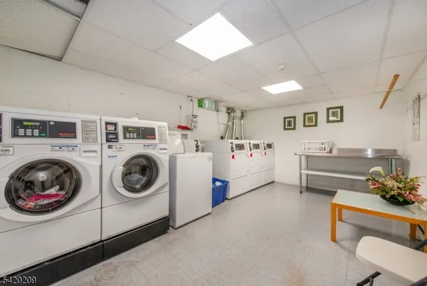 $1,950 | 4 Colonial Drive, Unit 4D, Little Falls, NJ 07424