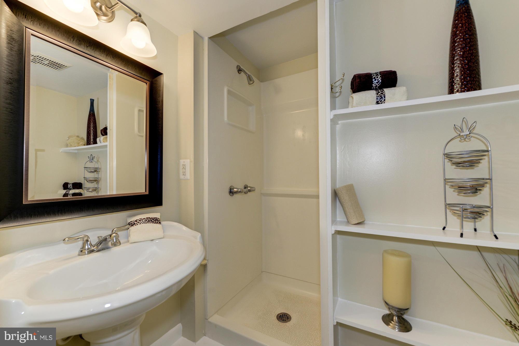 2357 Emerald Heights Court Reston, VA 20191 - Photo 23 of 30 Bath