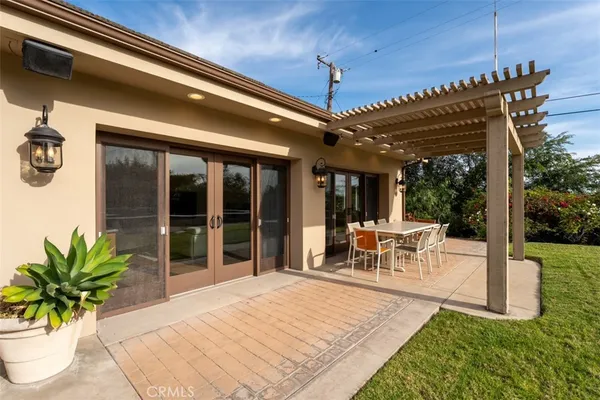 a view of outdoor space yard and patio
