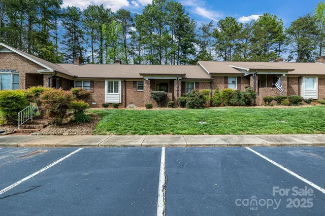 $190,000 | 704 Colby Circle, Salisbury, NC 28147
