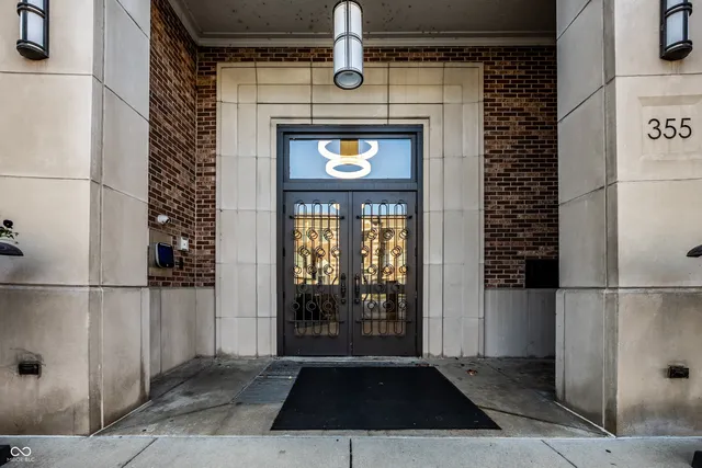 $249,900 | 355 East Ohio Street, Indianapolis, IN 46204