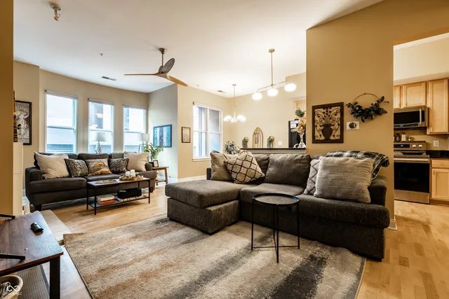 $249,900 | 355 East Ohio Street, Indianapolis, IN 46204