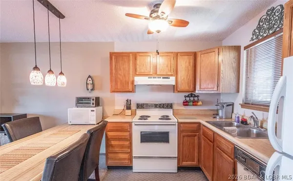 $215,000 | 5499 3 Seasons Road, Unit E5, Osage Beach, MO 65065