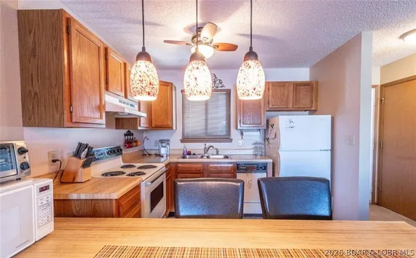$215,000 | 5499 3 Seasons Road, Unit E5, Osage Beach, MO 65065