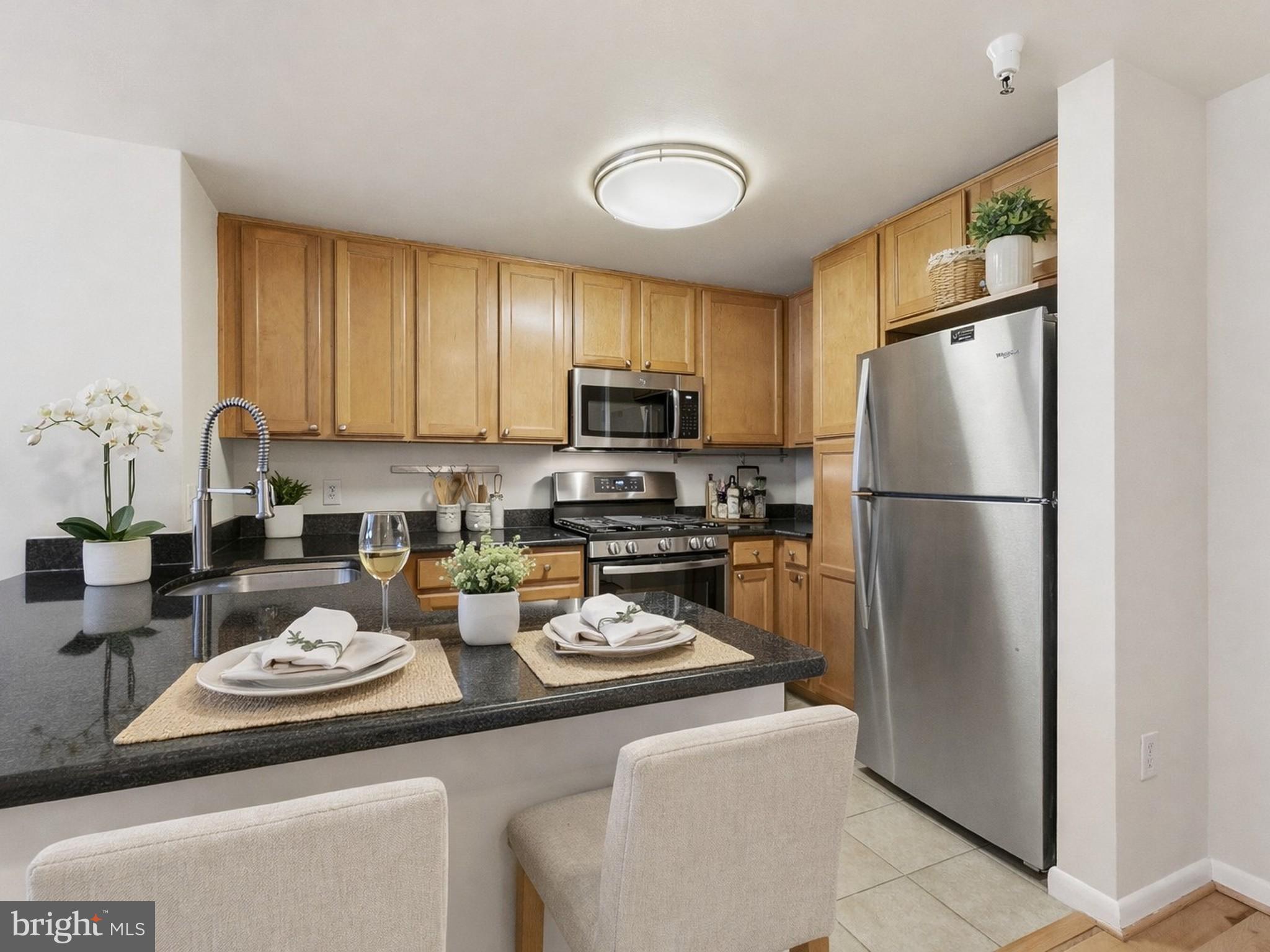 355 I Street Southwest, Unit 116 Washington, DC 20024 - Photo 2 of 24