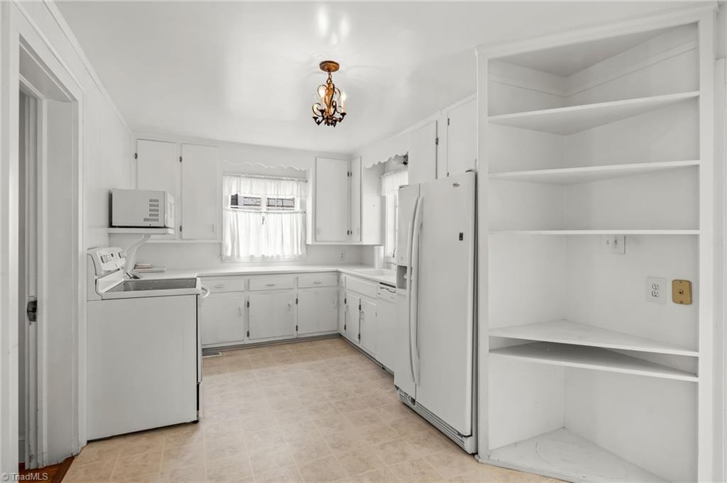 619 West Lexington Avenue High Point, NC 27262 - Photo 13 of 50